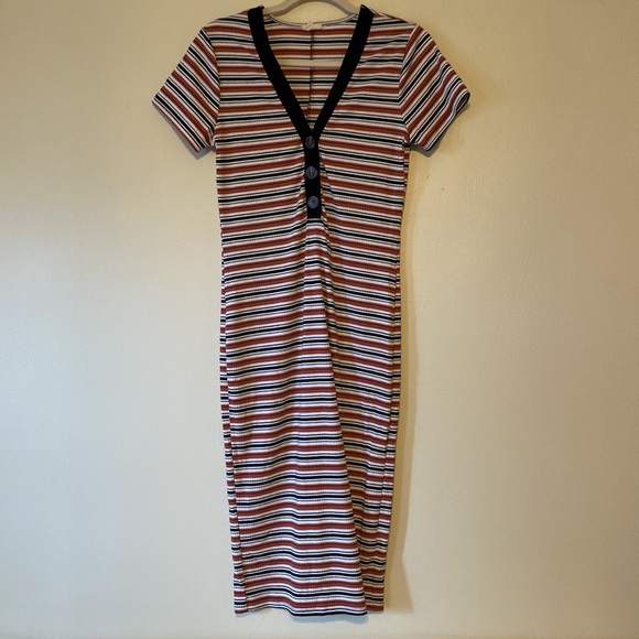 Midi Dress ✨ - Picture 3 of 6